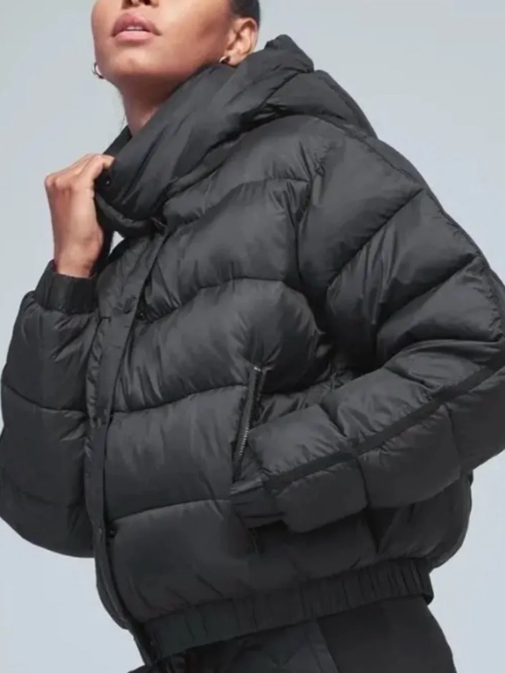 LIKE NEW ALO Aspen Love Puffer Jacket Black Size Medium Crop Zip - Picture 2 of 9